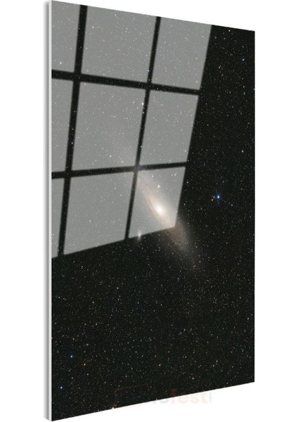 Andromeda - Yıldızlar Arasında Parlayan Galaksi Cam Tablo
