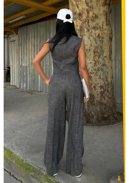 Pul Payetli ve Simli Yelekli Takım 10088 modelleri