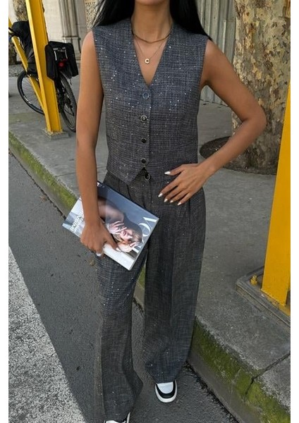 Pul Payetli ve Simli Yelekli Takım 10088 fırsatları