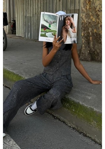 Pul Payetli ve Simli Yelekli Takım 10088