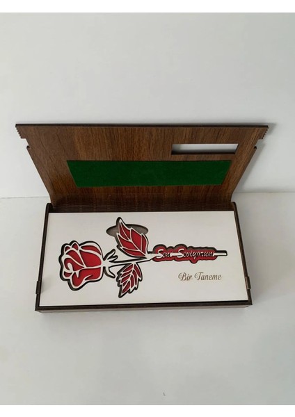 Özel Kutusunda, Kişiye Özel Ahşap Gül fiyatları