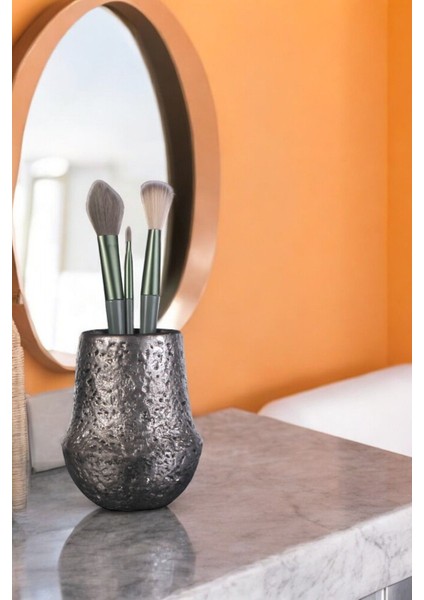 Gümüş Eskitme Makyaj Organizeri ve Fırçalık, Şık ve Pratik Düzenleyici