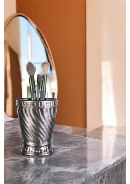 Gümüş Eskitme Makyaj Organizeri ve Fırçalık, Şık ve Kullanışlı Tasarım