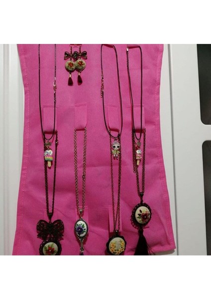 Pembe Elbise Şeklinde Takı Organizeri, Şık ve Fonksiyonel Depolama Çözümü