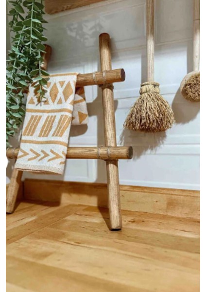 Ceviz Renkli Mini Merdiven, Mutfak ve Banyo Için Şık ve Fonksiyonel Havlu Askısı