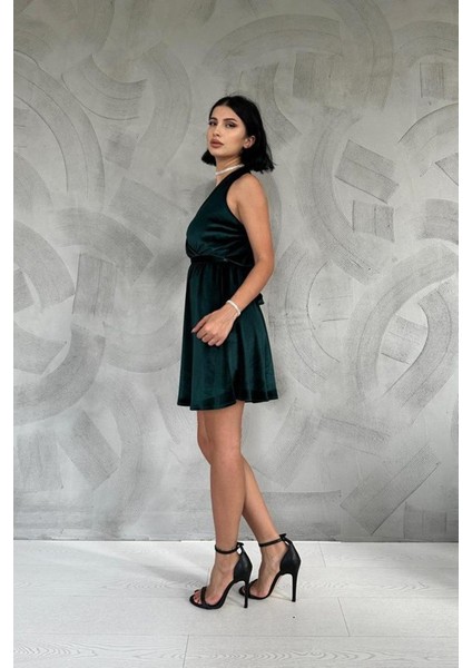 Zümrüt Boyundan Geçmeli Elbise fiyatları