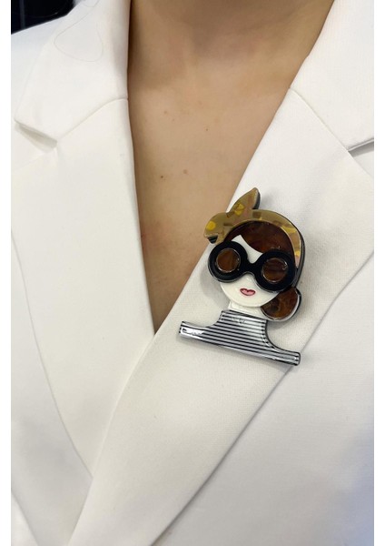 Bandana Detaylı Gözlüklü Kadın Broş (6cm)