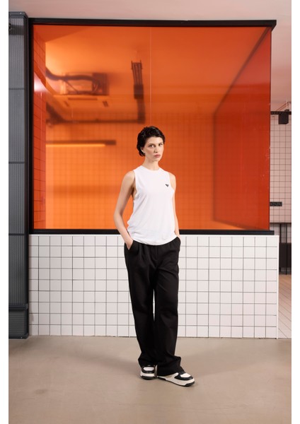 Bisiklet Yaka Sırtı Bağlama Detaylı Kadın T-Shırt fiyatları