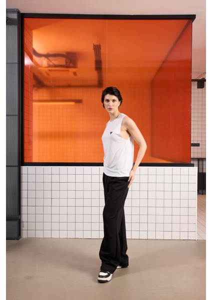 Bisiklet Yaka Sırtı Bağlama Detaylı Kadın T-Shırt fırsatları