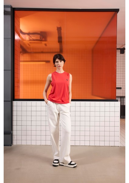 Bisiklet Yaka Sırtı Bağlama Detaylı Kadın T-Shırt fiyatları