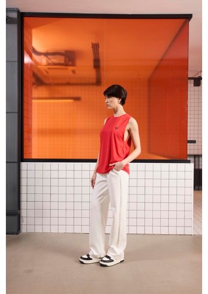 Bisiklet Yaka Sırtı Bağlama Detaylı Kadın T-Shırt modelleri