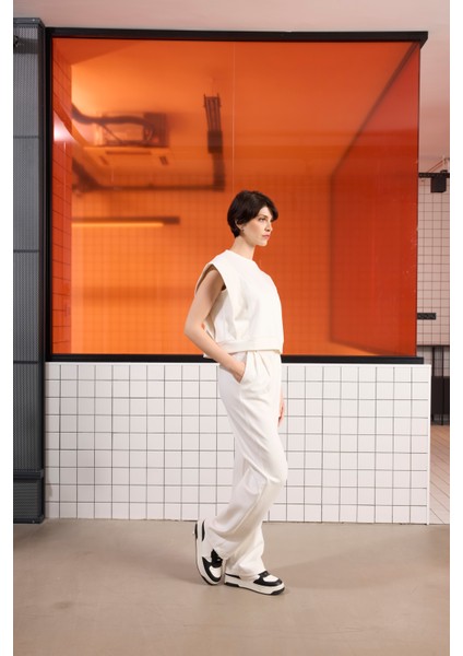 Biiklet Yaka Dik Omuz Kadın Crop fırsatları