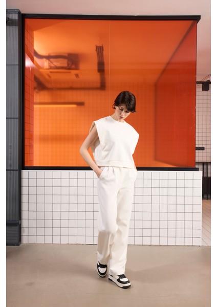 Biiklet Yaka Dik Omuz Kadın Crop indirimleri