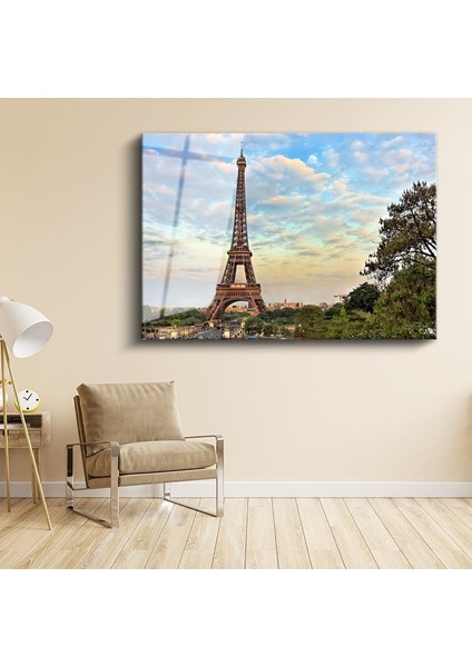 Eyfel Kulesi - Bulutlu Gökyüzü Perspektifi Cam Tablo