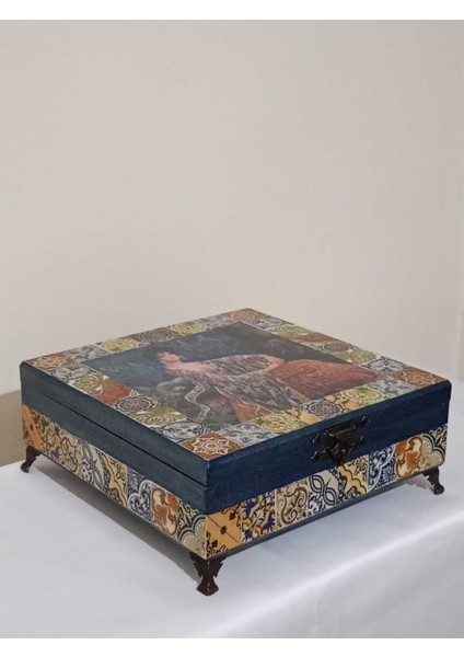 Yeşil Ahşap Karolu Harem Hanımı Resimli Dekoratif Kutu 26X26X8 cm fiyatları
