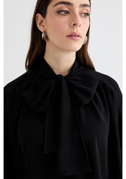 Melsa Büzgülü Fularlı Gömlek Siyah fırsatları