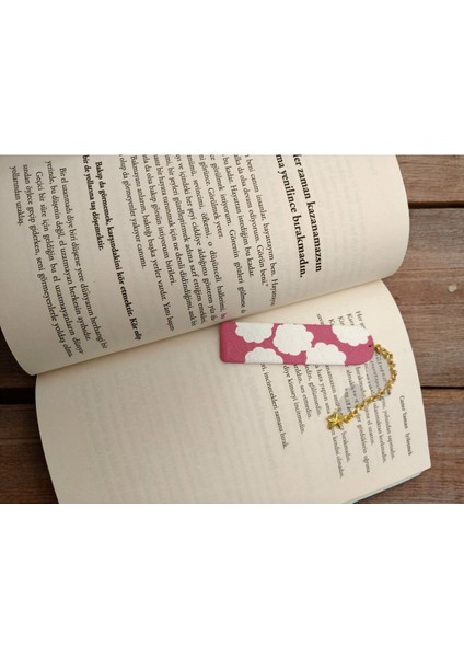 Pinky- Bulut Desenli El Yapımı Polimer Kil Kitap Ayracı modelleri