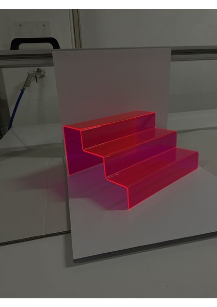 3 Katlı Merdiven Stand 30CM Fuşya - Şık ve Fonksiyonel Dekorasyon Aracı fırsatları