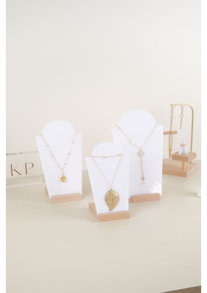 Beyaz 3'lü Kolyelik, Takı Sergileme ve Düzenleme Standı