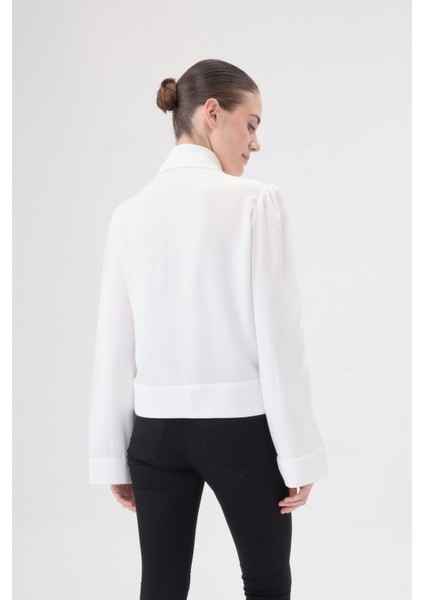 Erya Düğme Detaylı Gömlek fırsatları