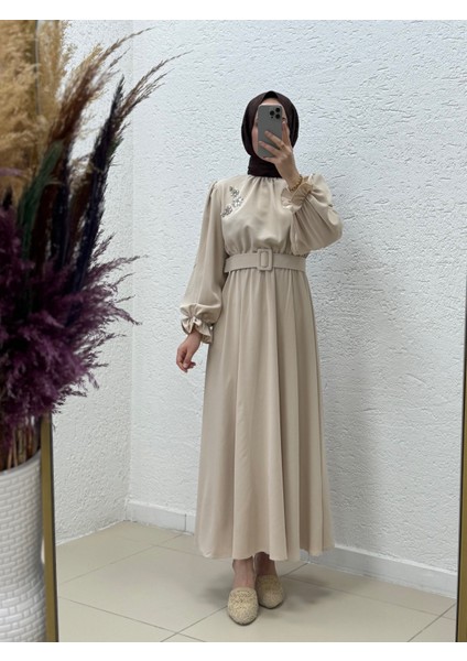 Orelesia Bel ve Kol Lastikli Bronşlu Twil ELBISE-EK1144 Taş