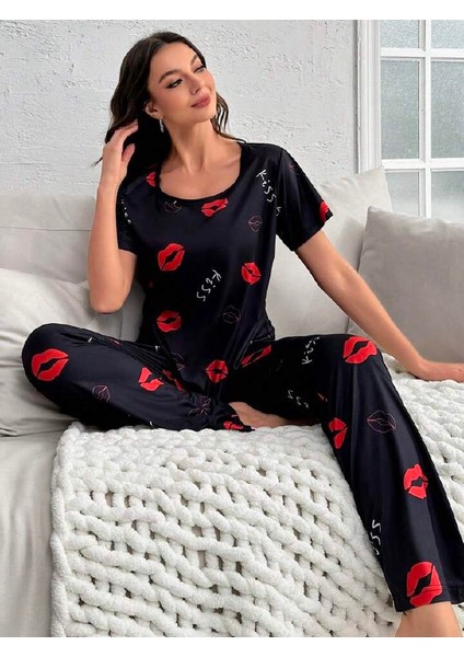 Kadın Baskılı Desenli Gecelik Pijama Takımı Kiss fırsatları
