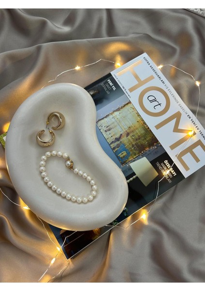 Bej Bohem Dekoratif Makyaj ve Takı Organizeri, Şık ve Işlevsel Tasarım