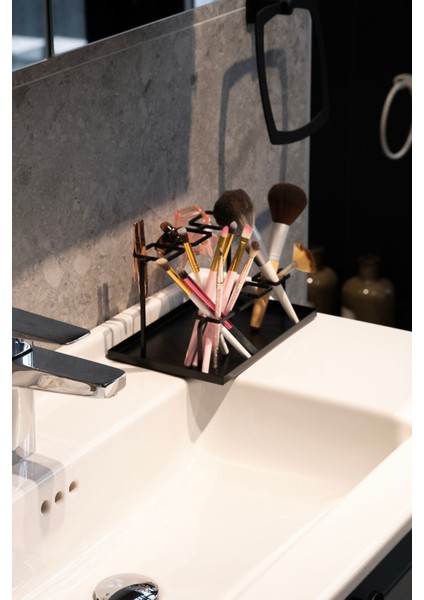 Şık Siyah Metal Düzenleyici, Kalem ve Fırça Saklama Için Modern Tasarım