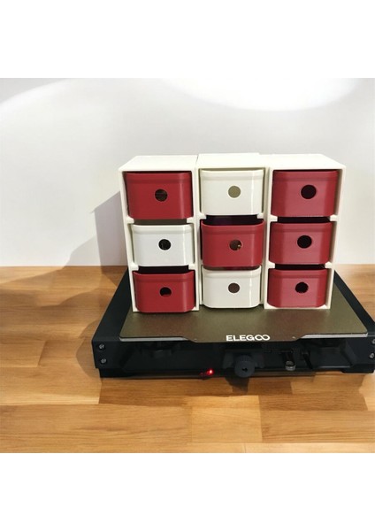 Kırmızı Renkli Şık ve Kaliteli Düzenleyici Ürün, Organize ve Estetik Çözümler Sağlar. fırsatları