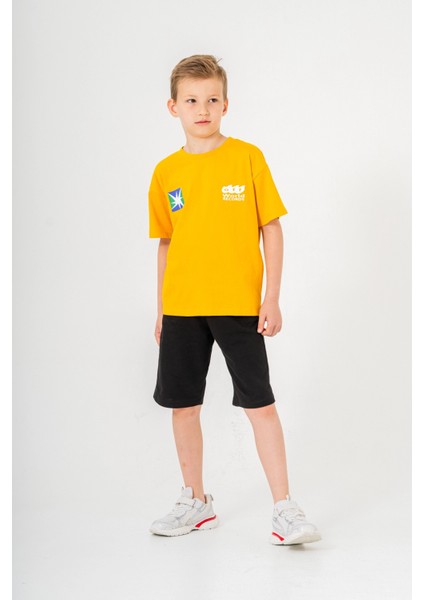 Sırtı Baskılı Şortlu Erkek Çocuk Takım 051 modelleri