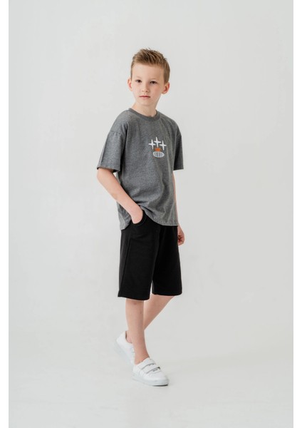 Sırtı Baskılı Şortlu Erkek Çocuk Takım 050 fiyatları