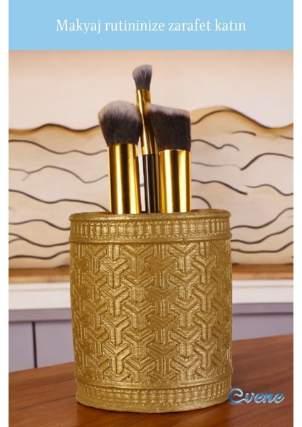 Altın Renkli Makyaj Düzenleyici ve Fırçalığı, Şık ve Fonksiyonel Tasarım modelleri