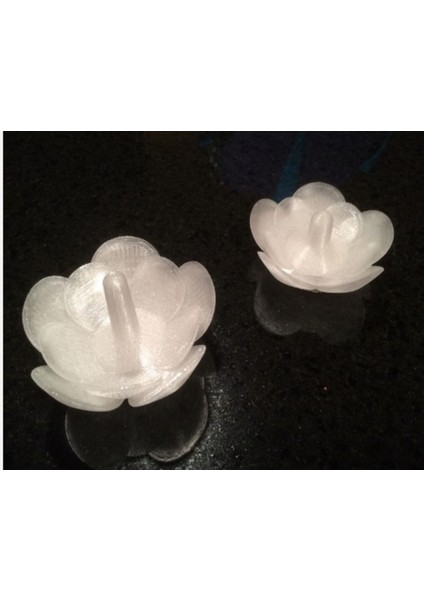 Beyaz Gül Tasarımlı Şık Yüzük Tutucu, Zarif ve Kullanışlı Aksesuar.