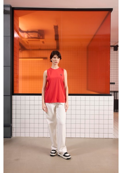 Bisiklet Yaka Sırtı Bağlama Detaylı Kadın T-Shırt