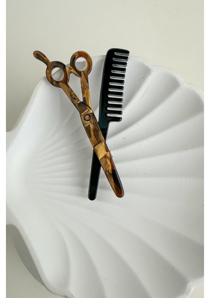 Akrilik Kuaför Makas Tarak Broş (7cm)) modelleri