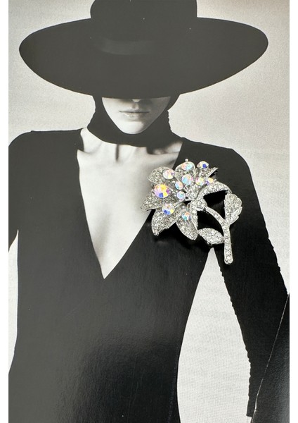 Taş Detaylı Açan Çiçek Broş (5cm) fırsatları