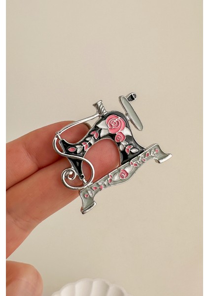 Gümüş Rengi Renkli Terzi Dikiş Makinesi Broş (4cm)