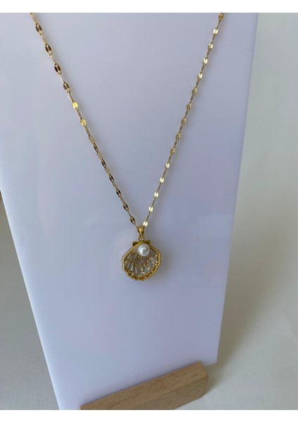 Istiridye Taşlı Incili Çelik Gold Kolye