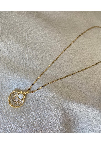 Istiridye Taşlı Incili Çelik Gold Kolye