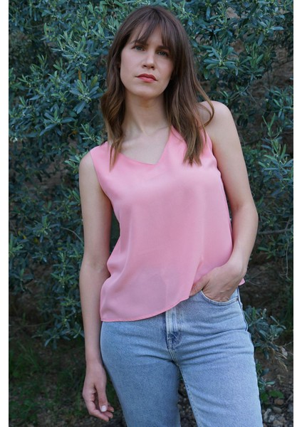 Yaz Esintisi - %100 Krep Ipek V Yaka Askılı Bluz – Pembe modelleri