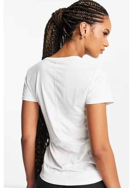 Dri Fit Training One Slim Tshirt White Kadın Antreman Tişörtü Beyaz fiyatları