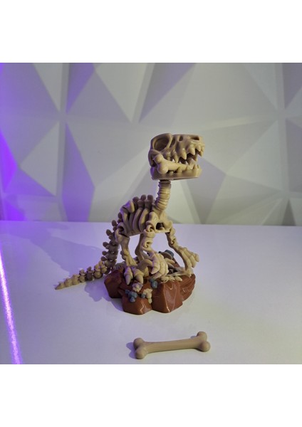 Raptor Fosil Figürü – Kayalık Çiçekli Tabanlı Koleksiyon Modeli