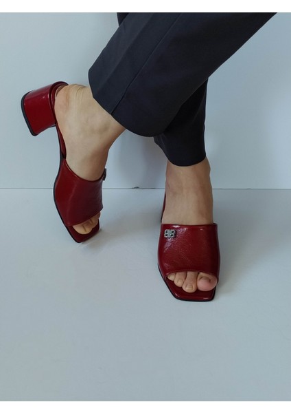 Kadın Bordo Rugan Hakiki Deri Topuklu Terlik Tokalı Günlük fiyatları