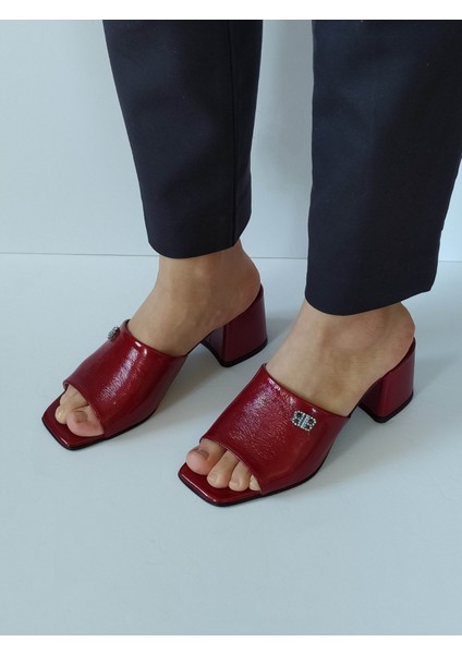 Kadın Bordo Rugan Hakiki Deri Topuklu Terlik Tokalı Günlük modelleri