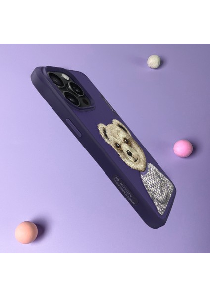 iPhone 15 Pro Max Uyumlu 3D Kıyafet Mor Ayıcık Detaylı Nakış İşlemeli Kabartmalı Fashion Pet Kılıf