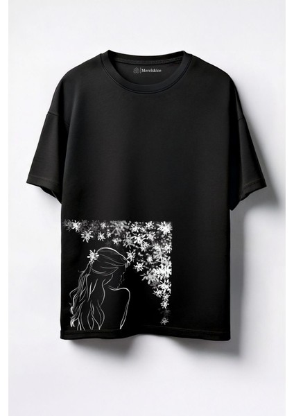 Çiçekler Içinde Kız Baskılı Unisex Oversize T-Shirt Siyah