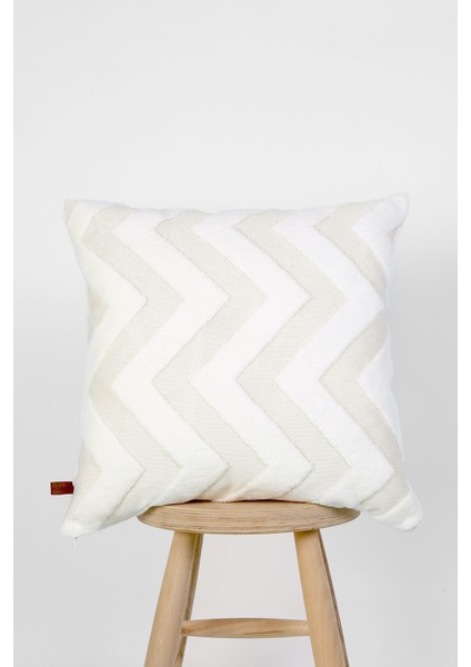Ekru Punch Desenli Pamuk ve Mikro Polyester Dekoratif Kırlent Kılıfı – Line Model, 45x45 cm