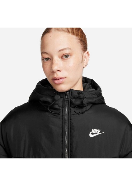 Sportswear Classic Puffer Therma-Fıt Bol Kapüşonlu Kadın Parkası FB7675-010 indirimleri
