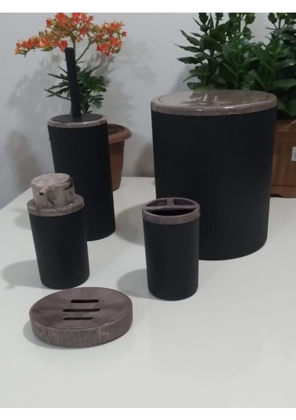 5'li Siyah Banyo Seti Akrilik Desenli Siyah Yuvarlak Banyo Seti Çizgili Banyo Seti Çöp Kovası fiyatları