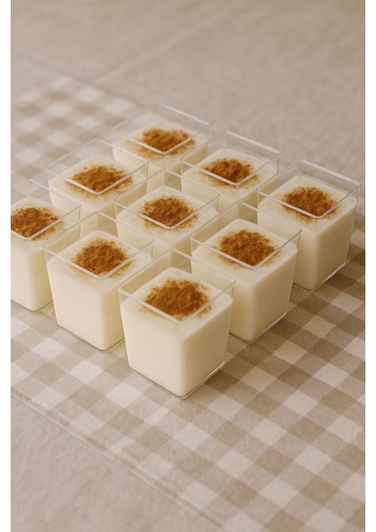 10’lu Kare Plastik Tatlı Sunum Bardakları – Şık ve Hazır Ikramlık Set – 220 ml